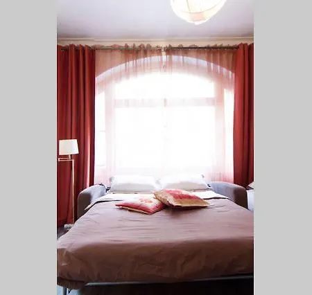 Lovely Studio - Heart Of Paris